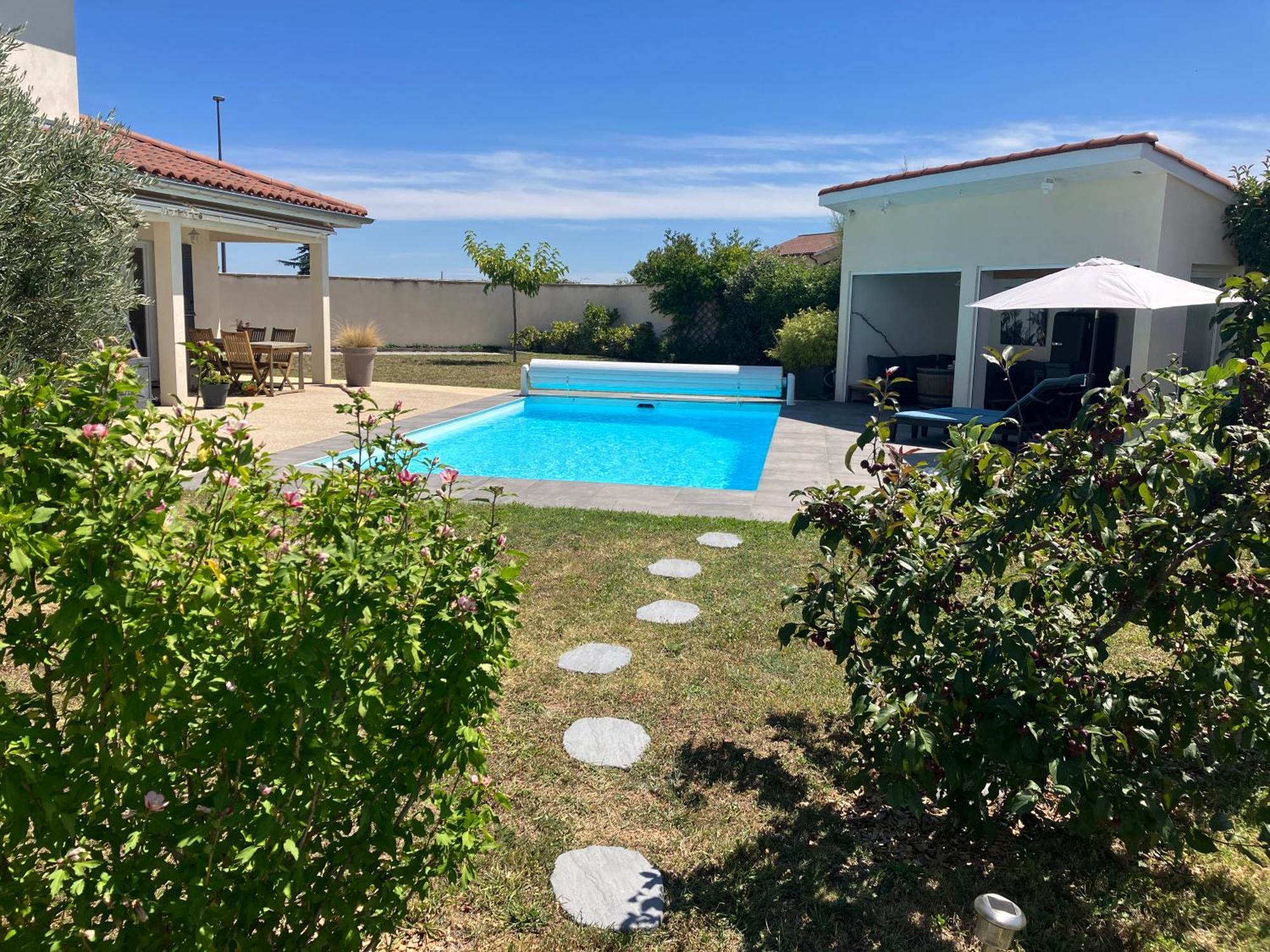Gite Bambou Avec Piscine Saint-Andeol-le-Chateau Exterior photo